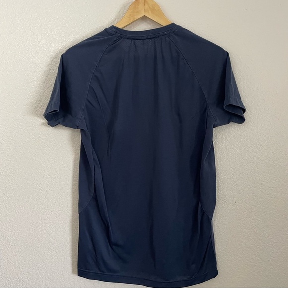 2 Gymshark Navy Blue Short Sleeve T-Shirt Athletic Workout Bundle Mens Medium - Picture 9 of 9
